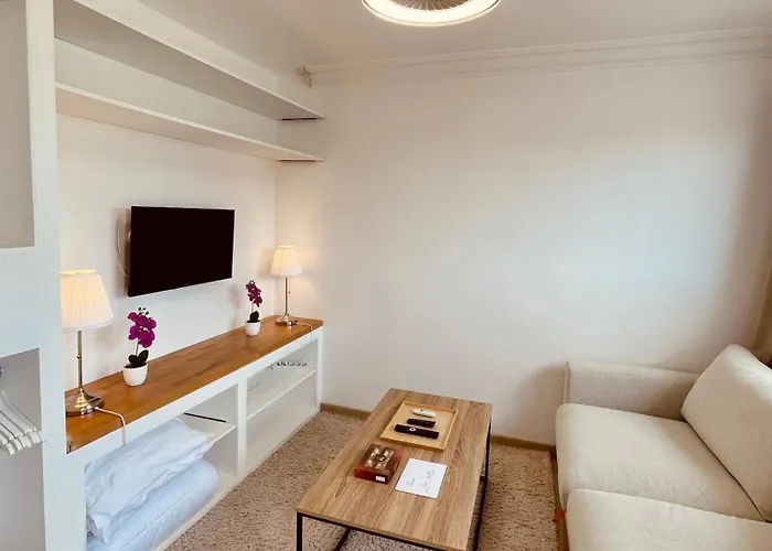 Des Pins Lägenhet *